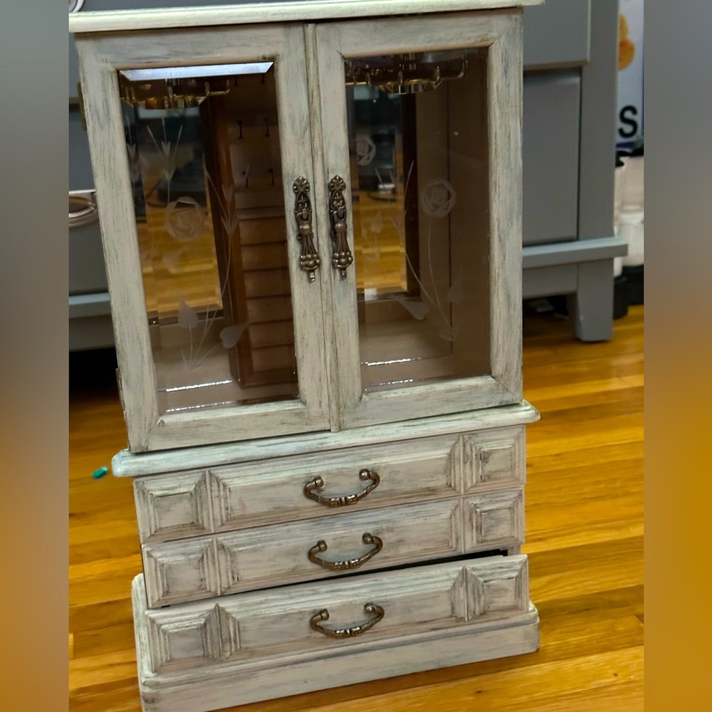 Antique Jewelry/Music Box